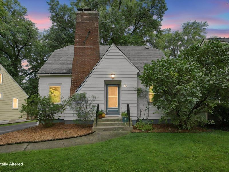 296 E Beaumont Road , Columbus, OH 43214 Photo 2