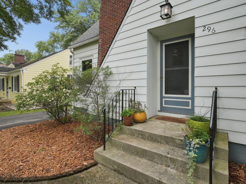 296 E Beaumont Road , Columbus, OH 43214 Photo 3