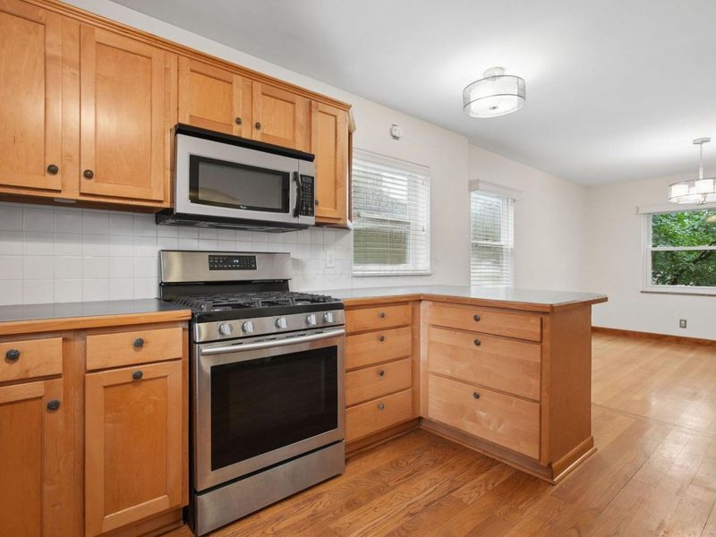 296 E Beaumont Road , Columbus, OH 43214 Photo 9