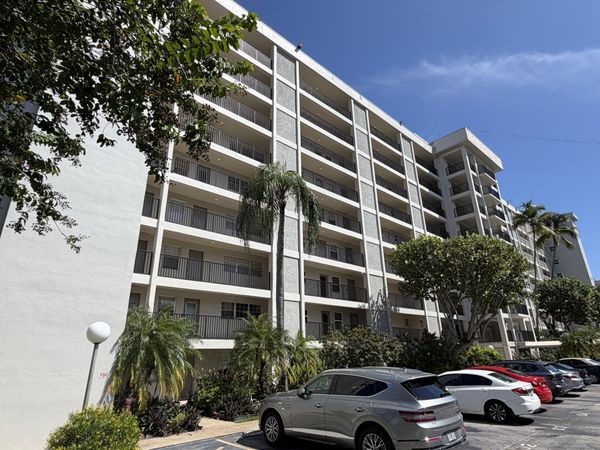 2661 S Course Drive, Unit 105, Pompano Beach, FL 33069
