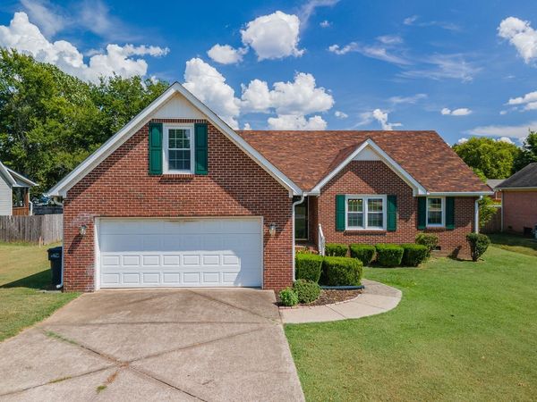 303 Springdale Dr , Columbia, TN 38401