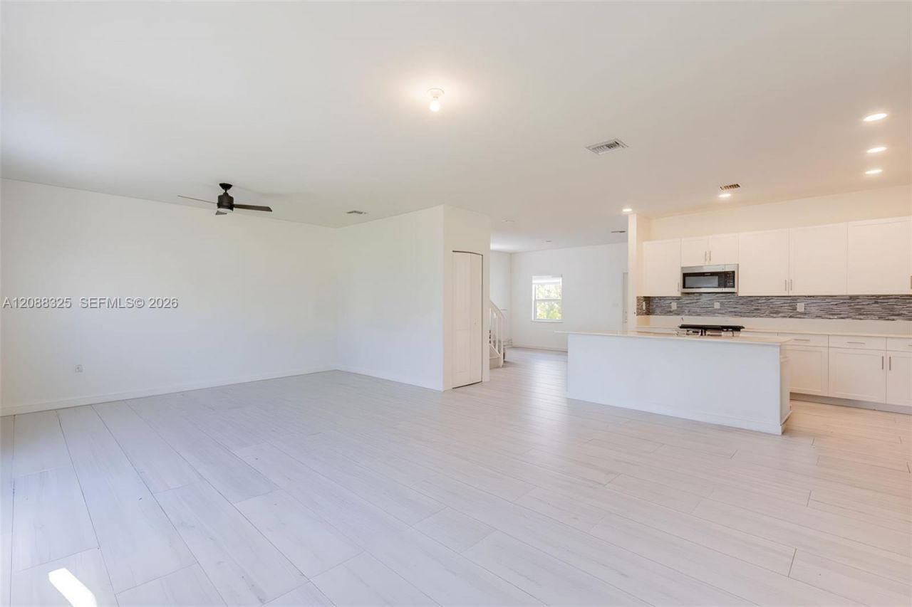 12740 SW 214th Ter, Miami, FL 33177 Photo