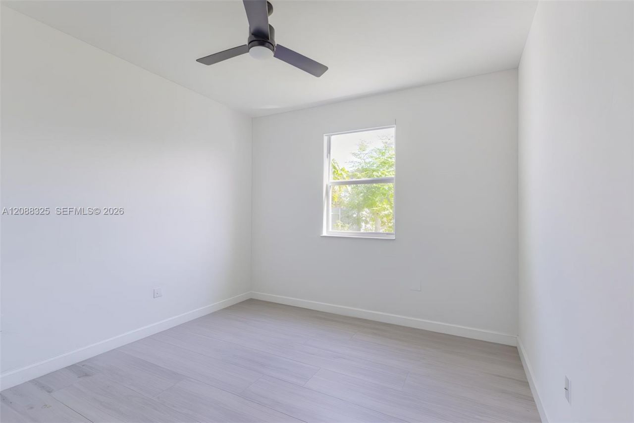 12740 SW 214th Ter, Miami, FL 33177 Photo