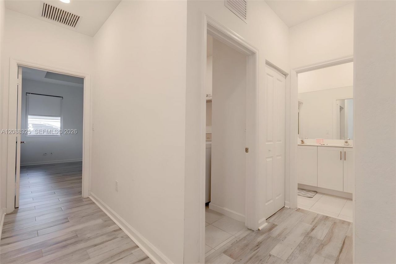 12740 SW 214th Ter, Miami, FL 33177 Photo