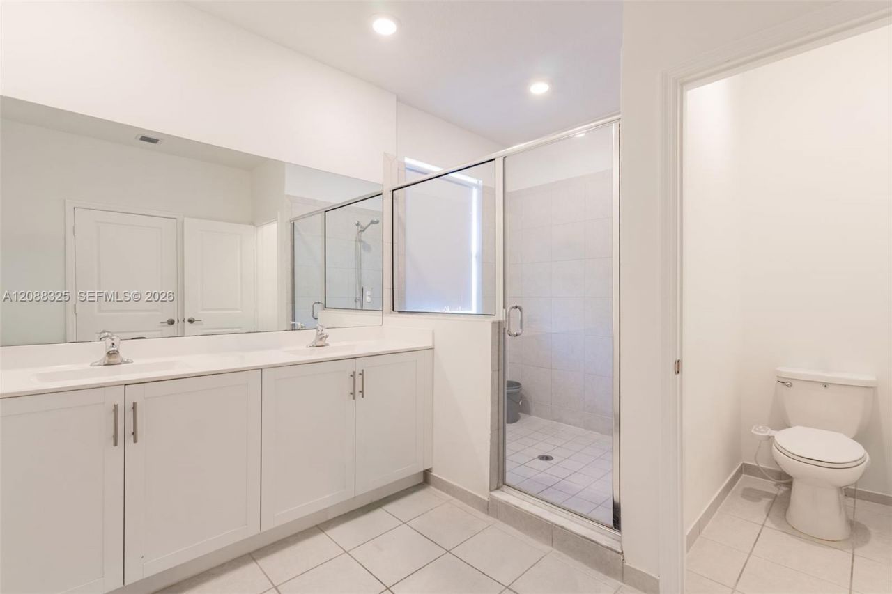 12740 SW 214th Ter, Miami, FL 33177 Photo