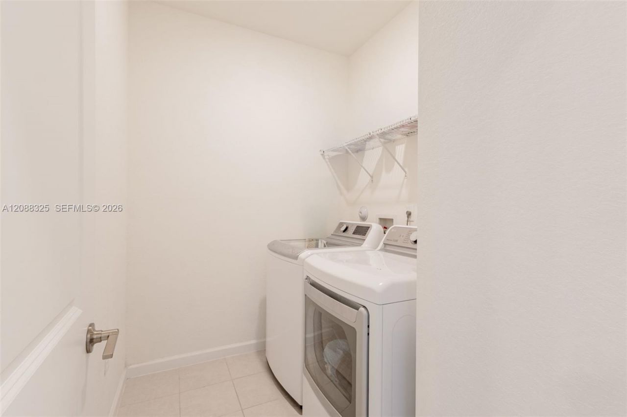 12740 SW 214th Ter, Miami, FL 33177 Photo