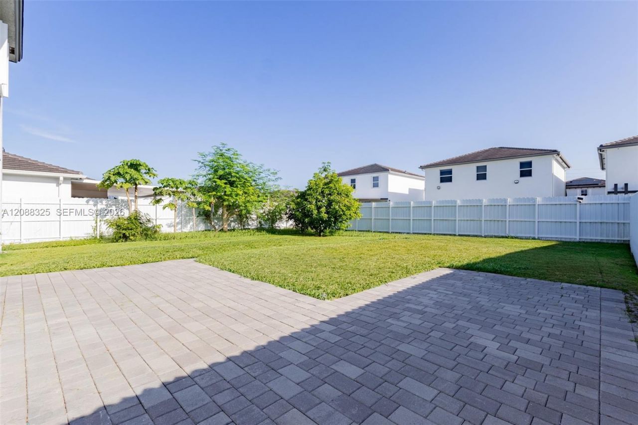 12740 SW 214th Ter, Miami, FL 33177 Photo