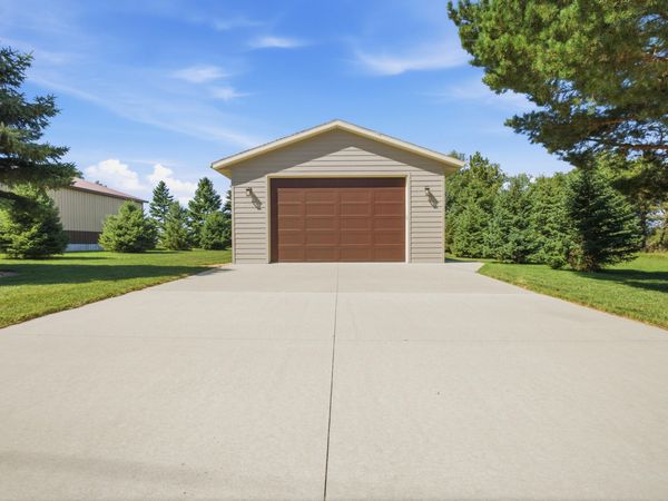 262 S Sunset Drive, Ipswich, SD 57451
