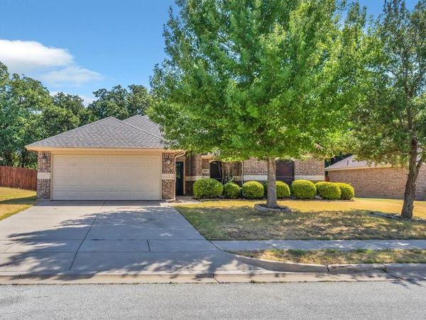 2005 Lindentree Drive , Weatherford, TX 76086