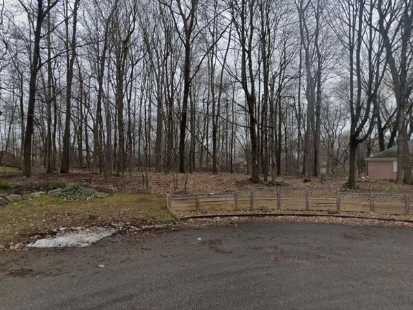 5127 Dye Hill Ct, Flint Township, Mi 48532