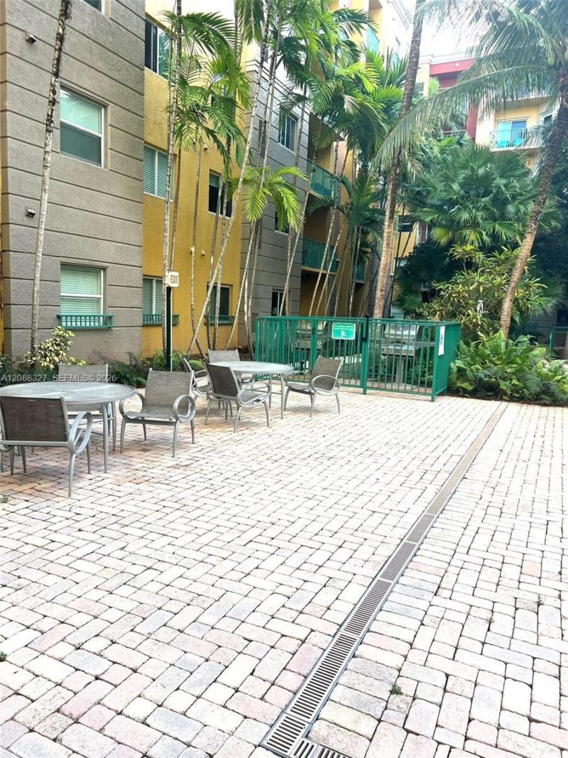6001 SW 70th St, Unit 346, South Miami, FL 33143 Photo