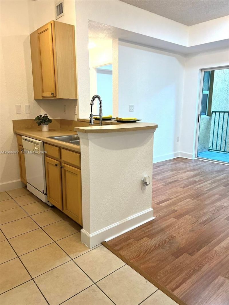 6001 SW 70th St, Unit 346, South Miami, FL 33143 Photo