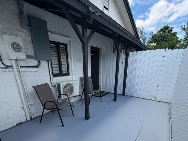 5871 NW 201st Ln , Hialeah, FL 33015