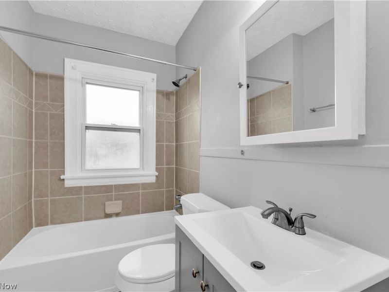10123 Greenview Avenue, Unit 2/UP, Garfield Heights, OH 44125 Photo 17