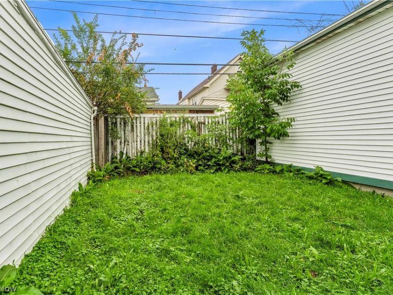 10123 Greenview Avenue, Unit 2/UP, Garfield Heights, OH 44125 Photo 24