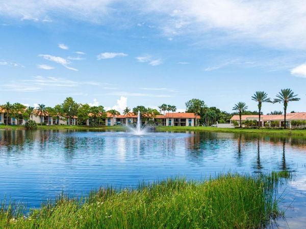 1524 Lake Crystal Drive, Unit E, Royal Palm Beach, FL 33411