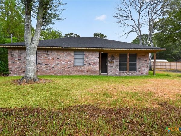 1006 S 2nd Street , Ganado, TX 77962