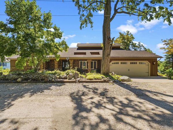 3232 Shady Oak Drive, Oregon Township, Mi 48421