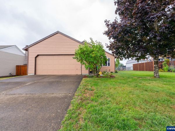 325 NW Denton St, Dallas, OR 97338