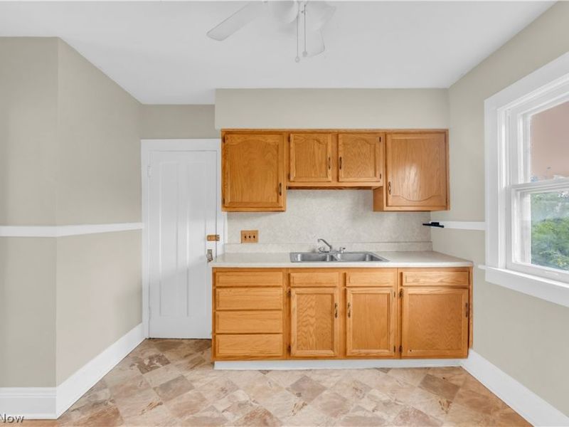 1467 Larchmont Road , Unit 2/UP, Cleveland, OH 44110 Photo 10
