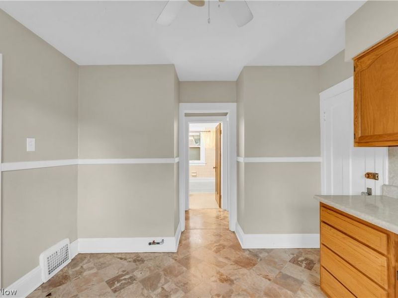 1467 Larchmont Road , Unit 2/UP, Cleveland, OH 44110 Photo 11