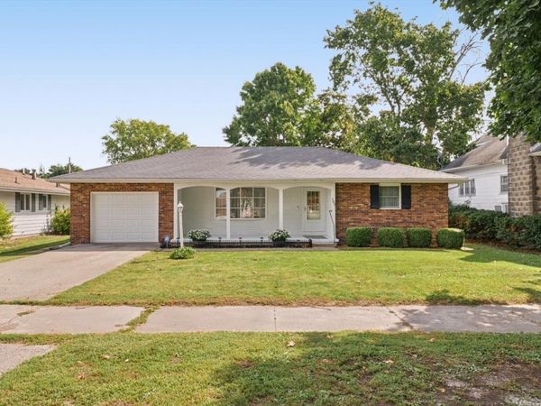105 S Howard Street, Newman, IL 61942