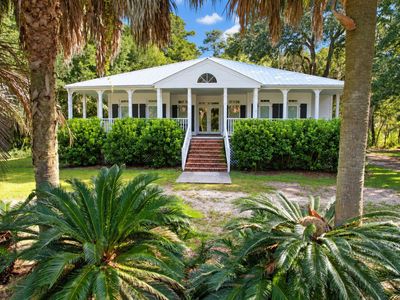 906 Pinckney Street, McClellanville, SC 29458