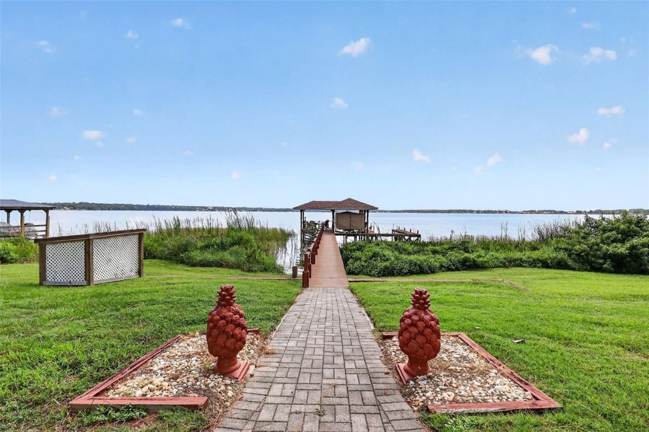 3081 Lakeshore Drive, Mount Dora, FL 32757 Photo
