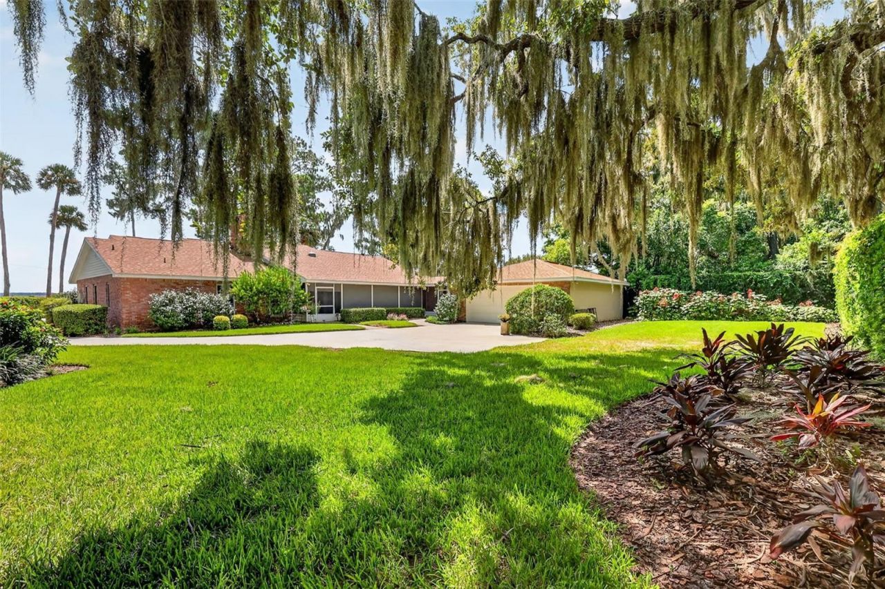 3081 Lakeshore Drive, Mount Dora, FL 32757 Photo