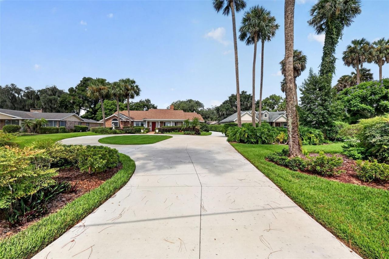 3081 Lakeshore Drive, Mount Dora, FL 32757 Photo