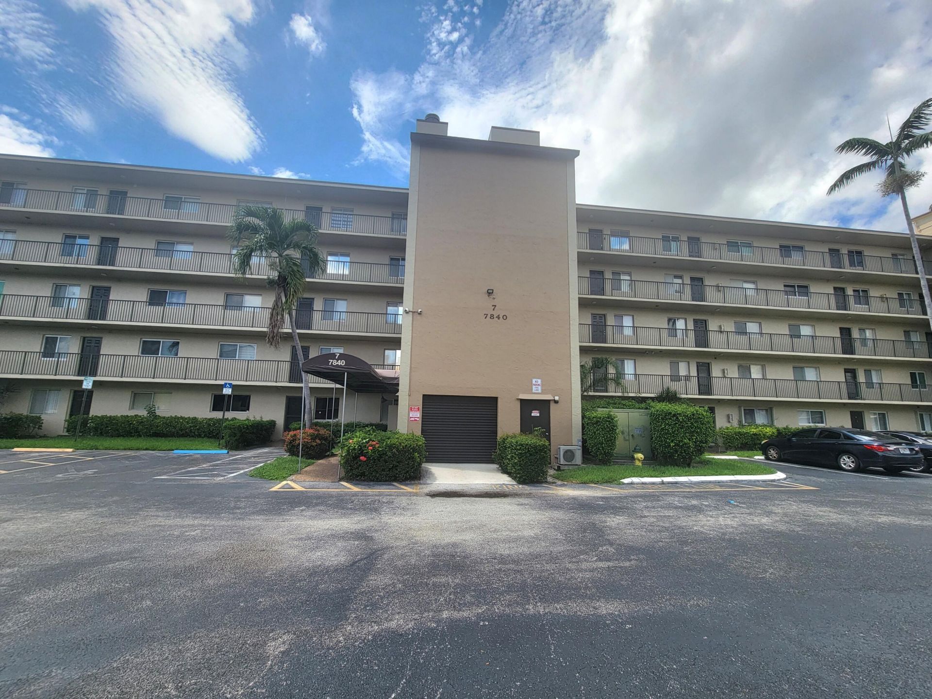 7840 NW 50th Street, Unit 504, Lauderhill, FL 33351 Photo