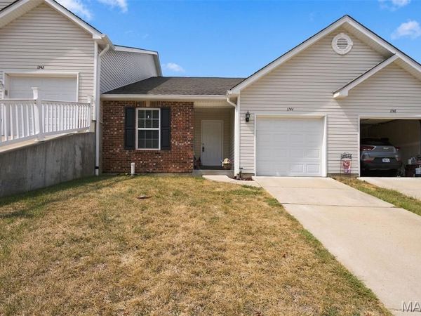 1744 Lexington Place, Herculaneum, MO 63048