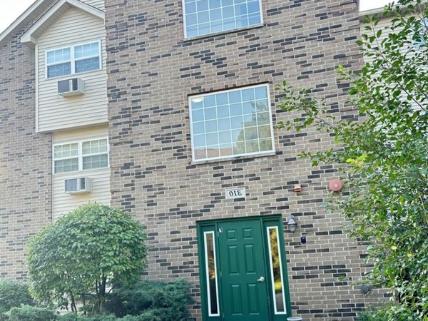 310 Cunat Boulevard, Unit 1F, Richmond, IL 60071