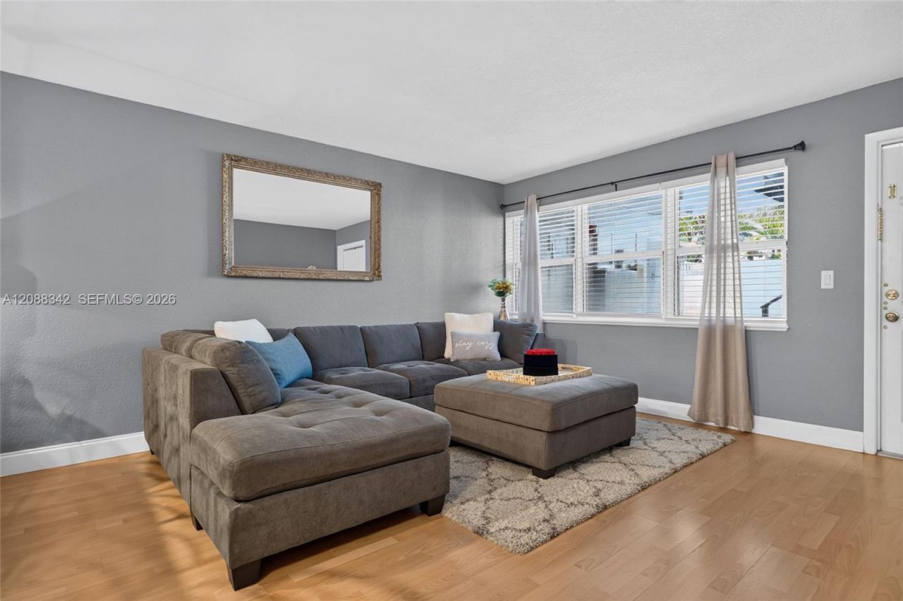 2715 NE 49th St, Unit 103, Fort Lauderdale, FL 33308 Photo