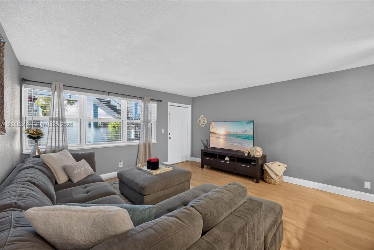 2715 NE 49th St, Unit 103, Fort Lauderdale, FL 33308 Photo