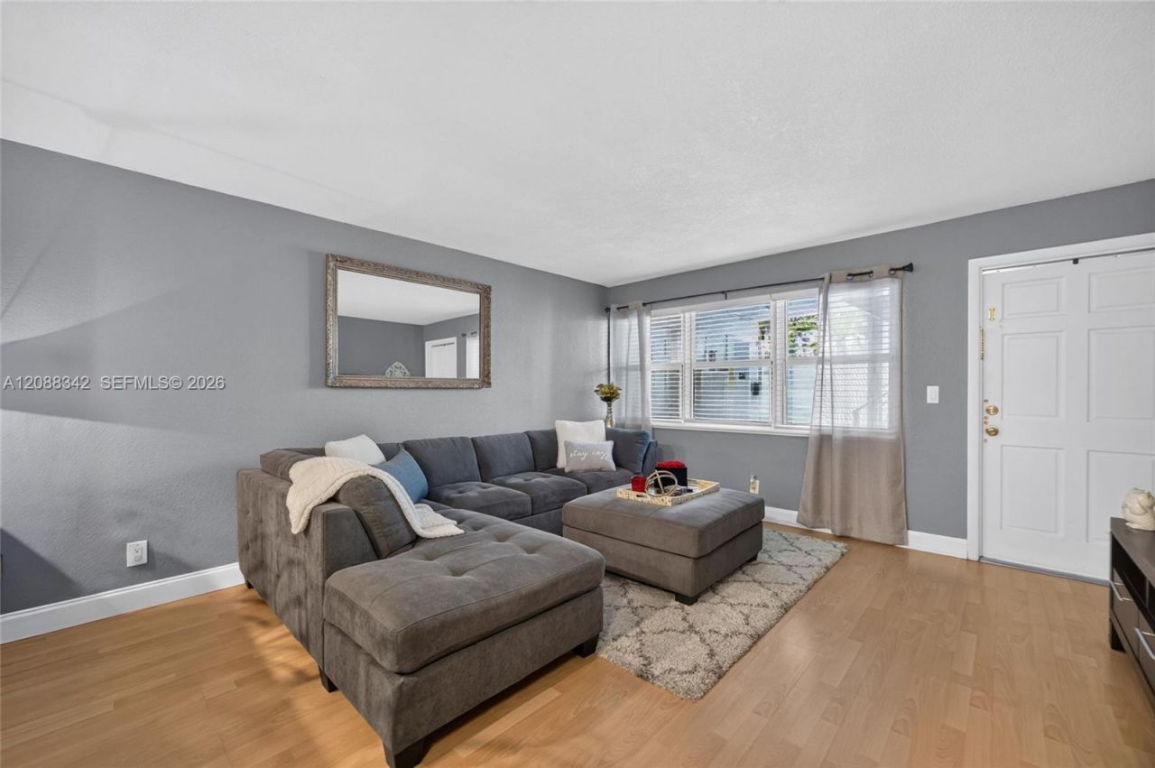 2715 NE 49th St, Unit 103, Fort Lauderdale, FL 33308 Photo
