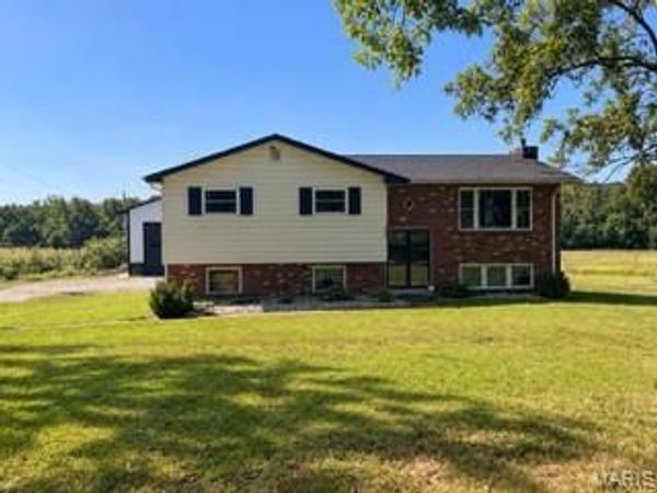 10562 Misplay Road, Bloomsdale, MO 63627