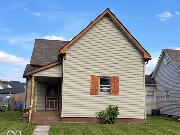 910 Elm Street , Shelbyville, IN 46176