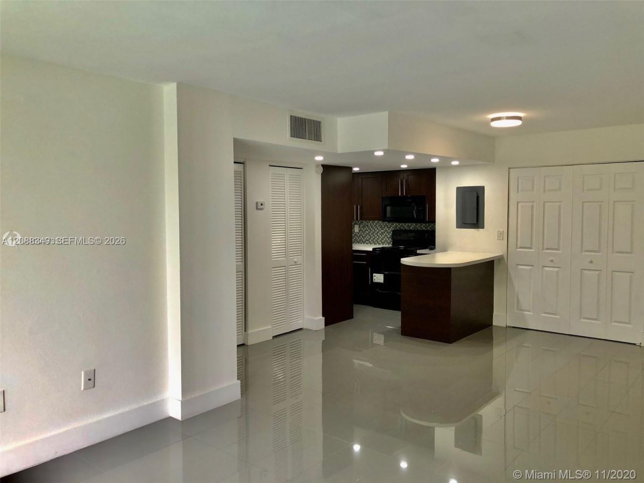 8870 Fontainebleau Blvd, Unit 208, Miami, FL 33172 Photo