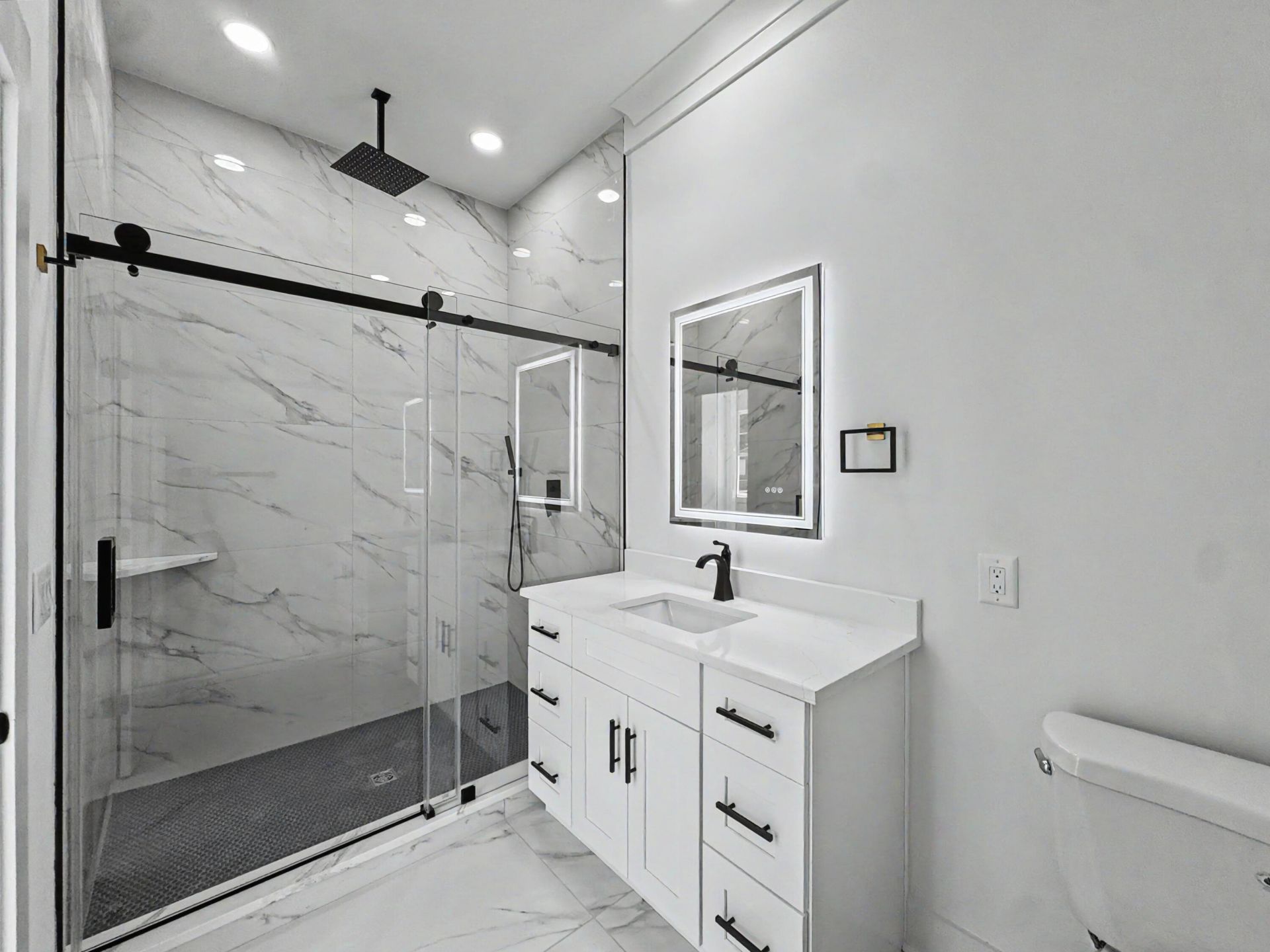 1914 Clifton Street Photo 25