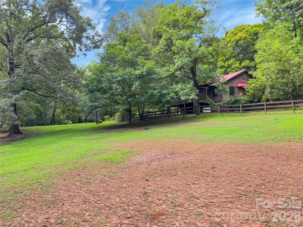989 Fox Mountain Road, Columbus, NC 28722