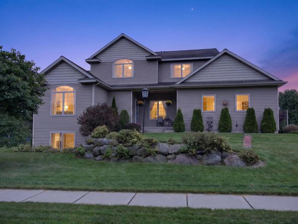 305 Ridgeview Lane, Columbus, WI 53925