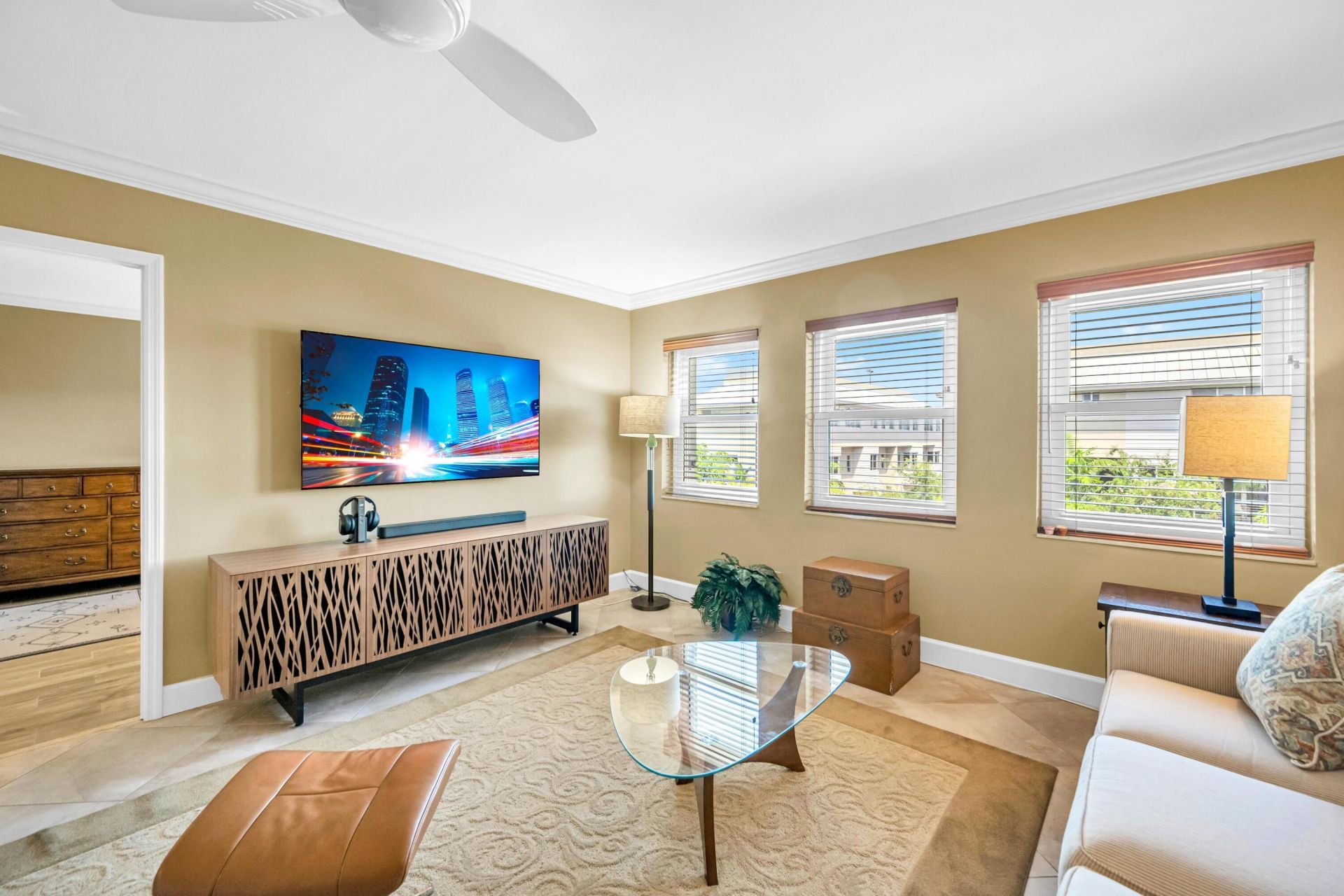 615 NE 12th Avenue, Unit 301, Fort Lauderdale, FL 33304 Photo