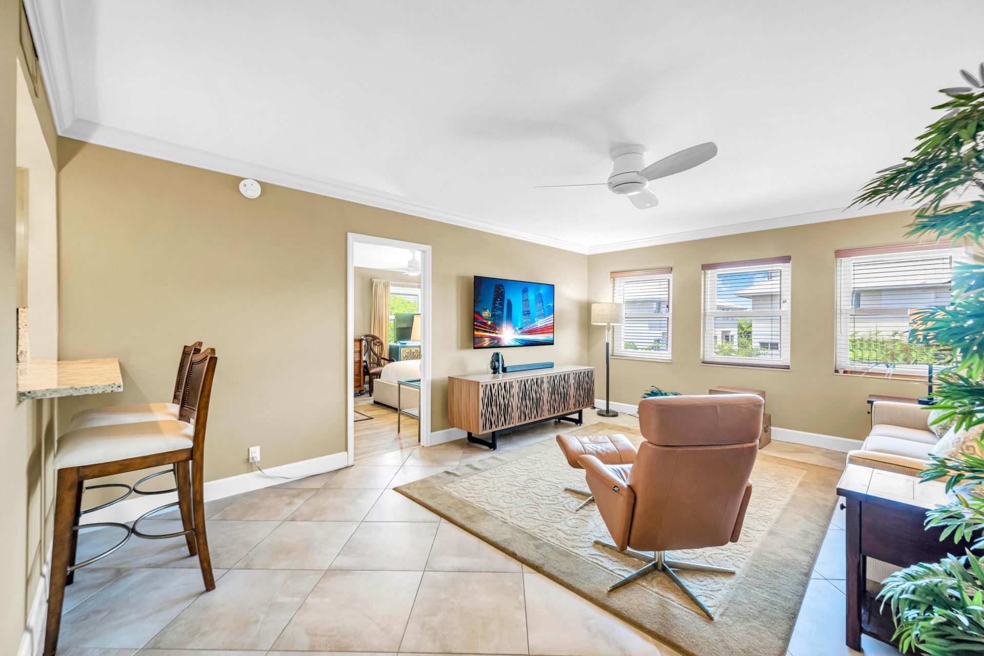 615 NE 12th Avenue, Unit 301, Fort Lauderdale, FL 33304 Photo