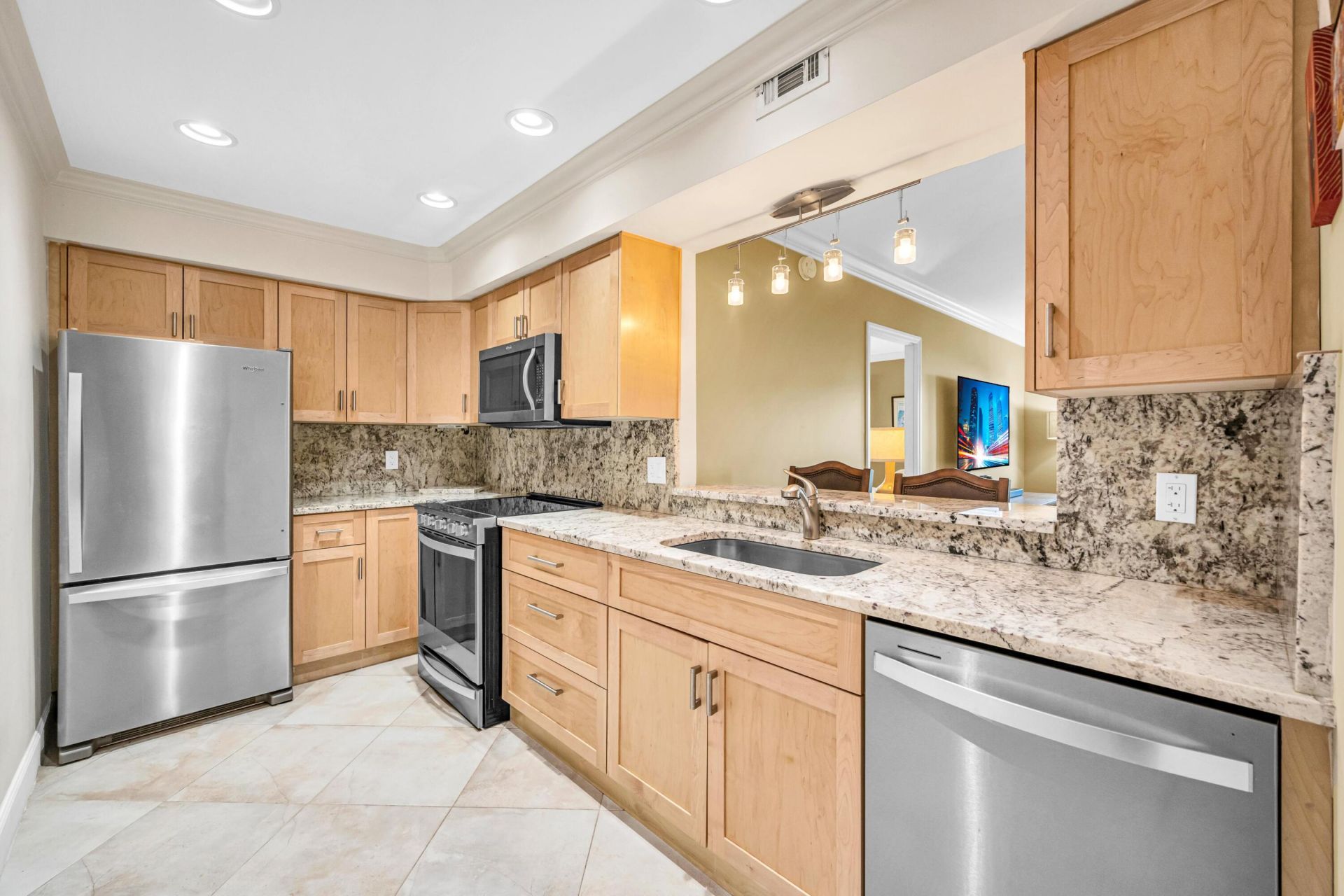 615 NE 12th Avenue, Unit 301, Fort Lauderdale, FL 33304 Photo