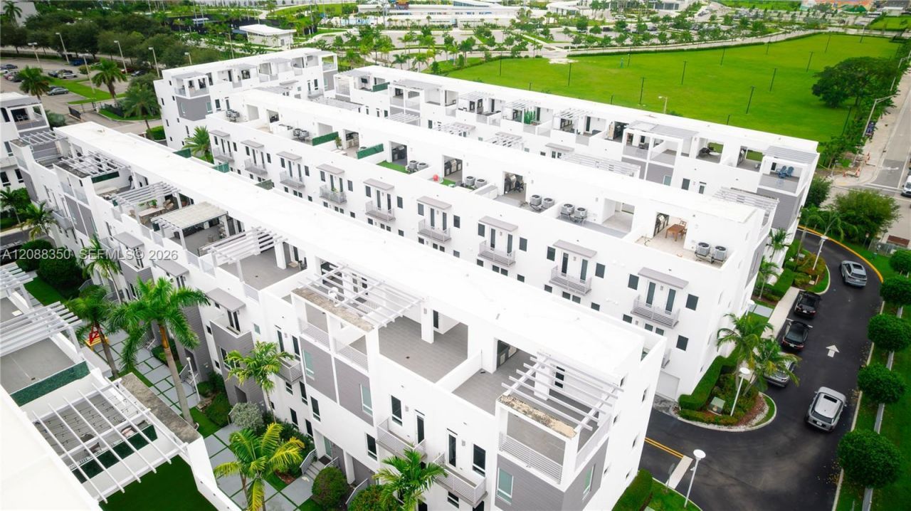 9165 NW 33rd St, Unit 9165, Doral, FL 33172 Photo