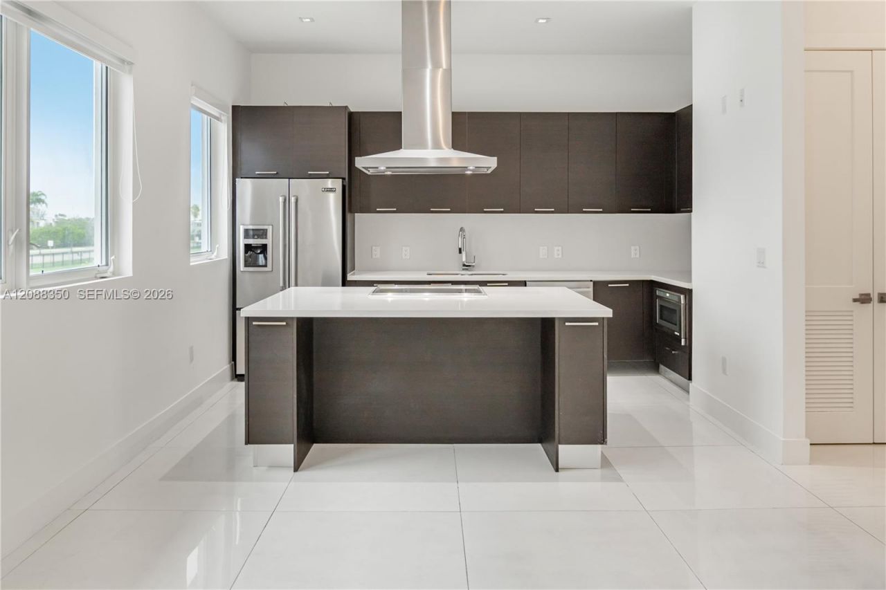 9165 NW 33rd St, Unit 9165, Doral, FL 33172 Photo