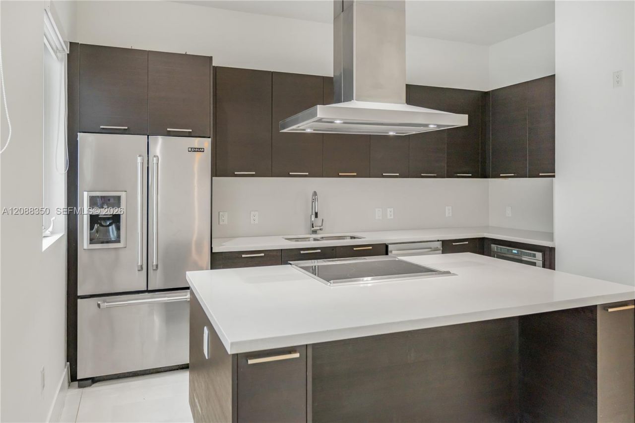 9165 NW 33rd St, Unit 9165, Doral, FL 33172 Photo