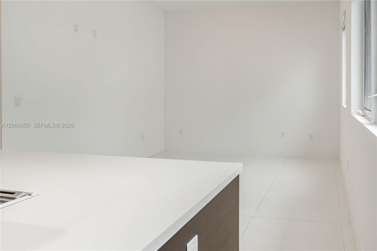9165 NW 33rd St, Unit 9165, Doral, FL 33172 Photo