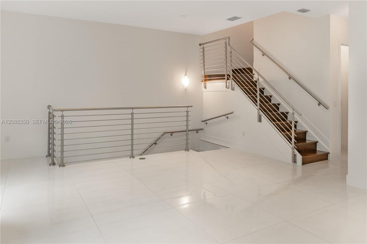 9165 NW 33rd St, Unit 9165, Doral, FL 33172 Photo